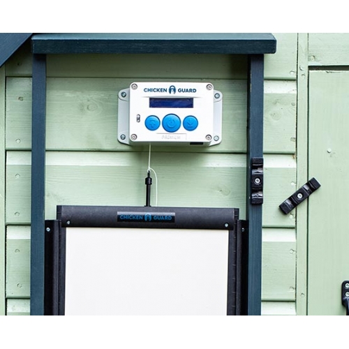 ChickenGuard © Extreme Combi Poultry House Door Opener & SelfLocking Door Kit.